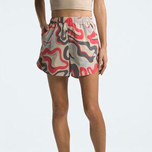 The North Face Women's Class V Pathfinder Shorts in Gravel Wavy Print NWT